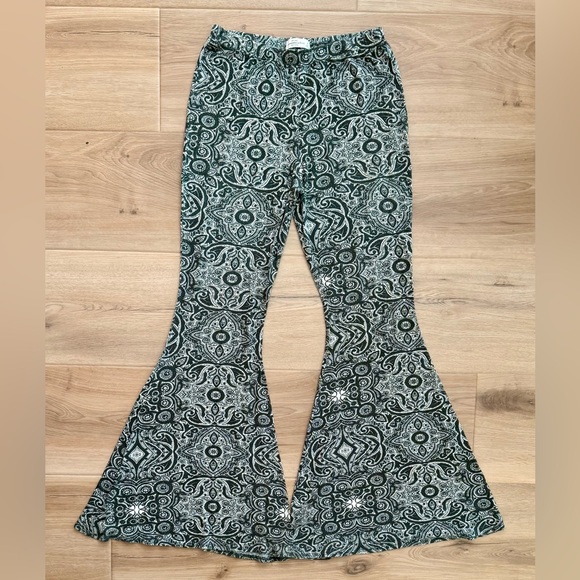 Abercrombie & Fitch Pants - Abercrombie & Fitch Green Flare Pants Size M